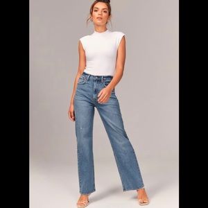 Abercrombie 90s Ultra High Rise Baggy Jeans